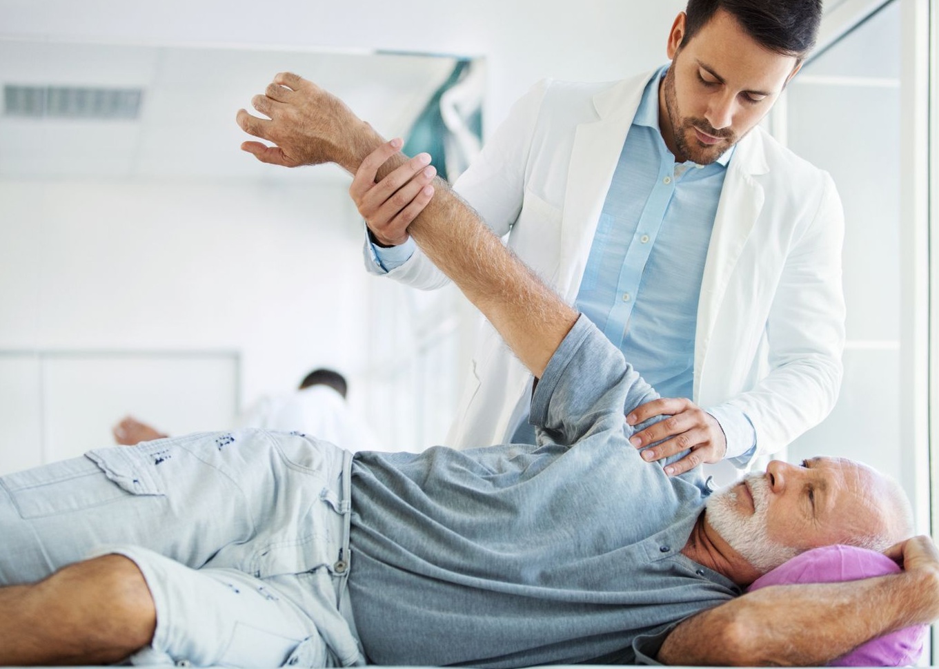 Top-Rated Doctors for Shoulder Pain Treatment in Chandigarh