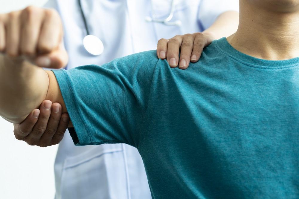 How Physical Therapy Helps with Shoulder Pain Recovery How Physical Therapy Helps with Shoulder Pain Recovery